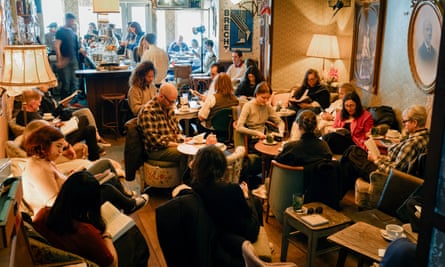 An offline-only event organised by The Offline Club at Cafe Brecht in Amsterdam.