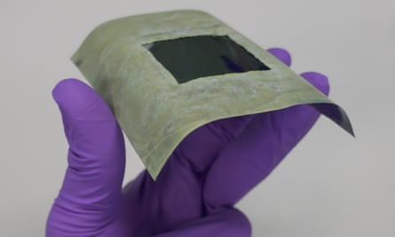 Researchers from the University of Cambridge designed ultra-thin, flexible devices, which take their inspiration from photosynthesis – the process by which plants convert sunlight into food.