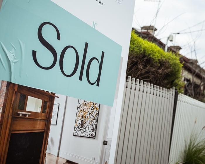 Higher-earning Australians flocking to 5% first home deposit scheme with some borrowers earning over $200,000