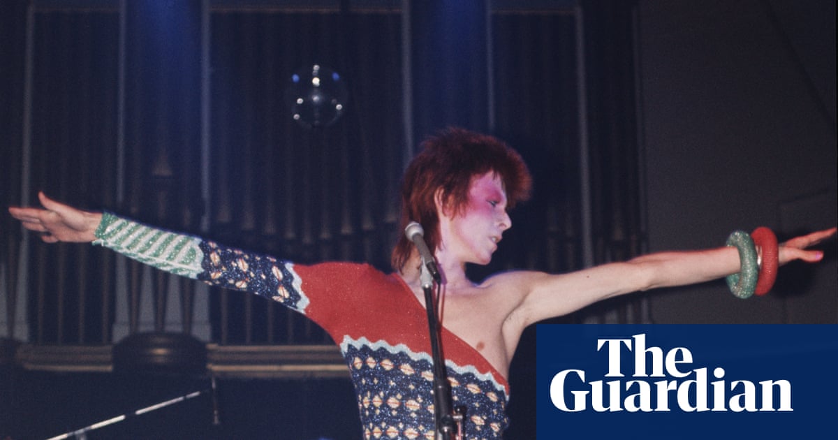 Show me the nipple-baring Ziggy knitwear! A tour inside David Bowie’s mind-boggling 90,000-item archive | V&A Show me the nipple-baring Ziggy knitwear! A tour inside David Bowie’s mind-boggling 90,000-item archive | V&A
