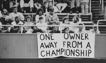 Fans show their displeasure at Yankees owner George Steinbrenner during the 1990 season