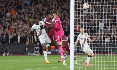 Michail Antonio heads West Ham into an early lead on the night