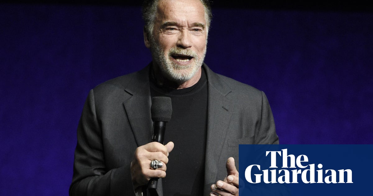 Arnold Schwarzenegger unhurt in four-vehicle Los Angeles crash