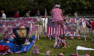 People wait at the security fence on the Long Walk in Windsor