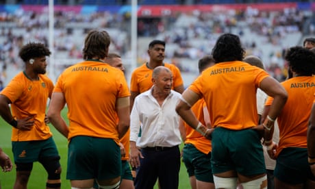 Eddie Jones with Wallabies players