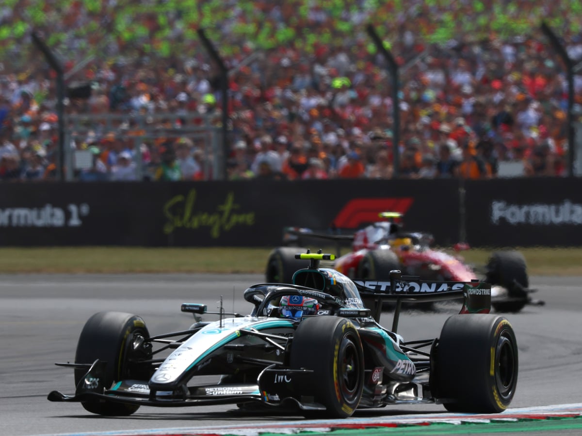 Kimi Antonelli denies Lewis Hamilton in action-packed British GP sprint race | Formula One 2026 | The Guardian