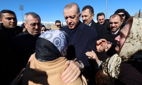 Turkish president Tayyip Erdogan meets people in the aftermath of a deadly earthquake in Kahramanmaraş.