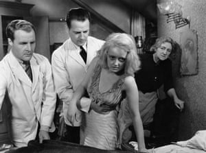 Bette Davis (centre) with Reginald Denny, Leslie Howard and Tempe Pigott in Of Human Bondage