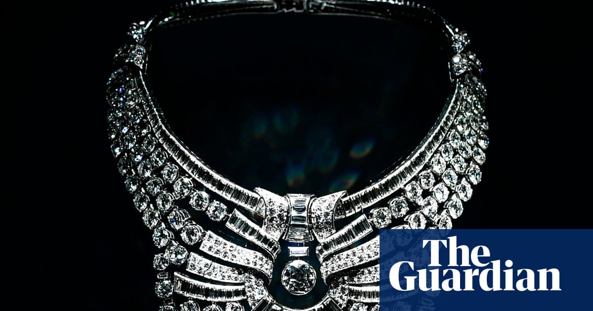 Egyptian queen’s 673-diamond necklace stolen in Vienna smash-and-grab raid