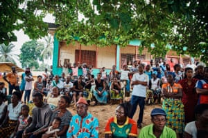 Meeting between Cameroonian refugees Caritas staff