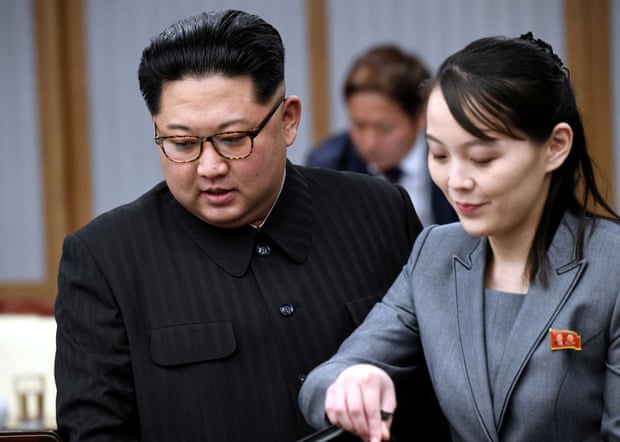 Kim Jong-un et sa sœur Kim Yo-jong, lors d'une réunion en 2018.