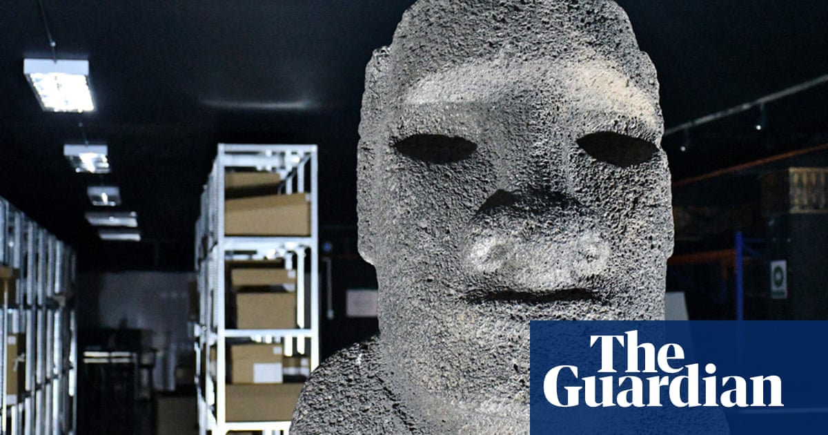 Easter Island Moai statue begins journey home, 150 years after removal to Santiago