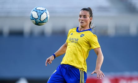 Julieta Cruz in club action for Boca Juniors.