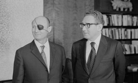 Moshe Dayan, then Israel’s minister of defence, with Henry Kissinger, US national security advisor, in 1974.