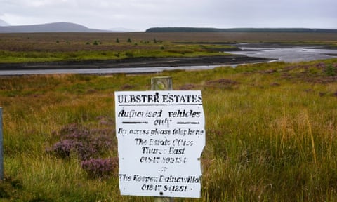 A sign on the Ulbster estate qeituirdiqetinv