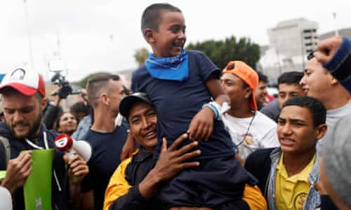 Migrant caravan camps on US border