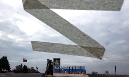A ‘Z’ symbol on a car window on a road into Mariupol in December.