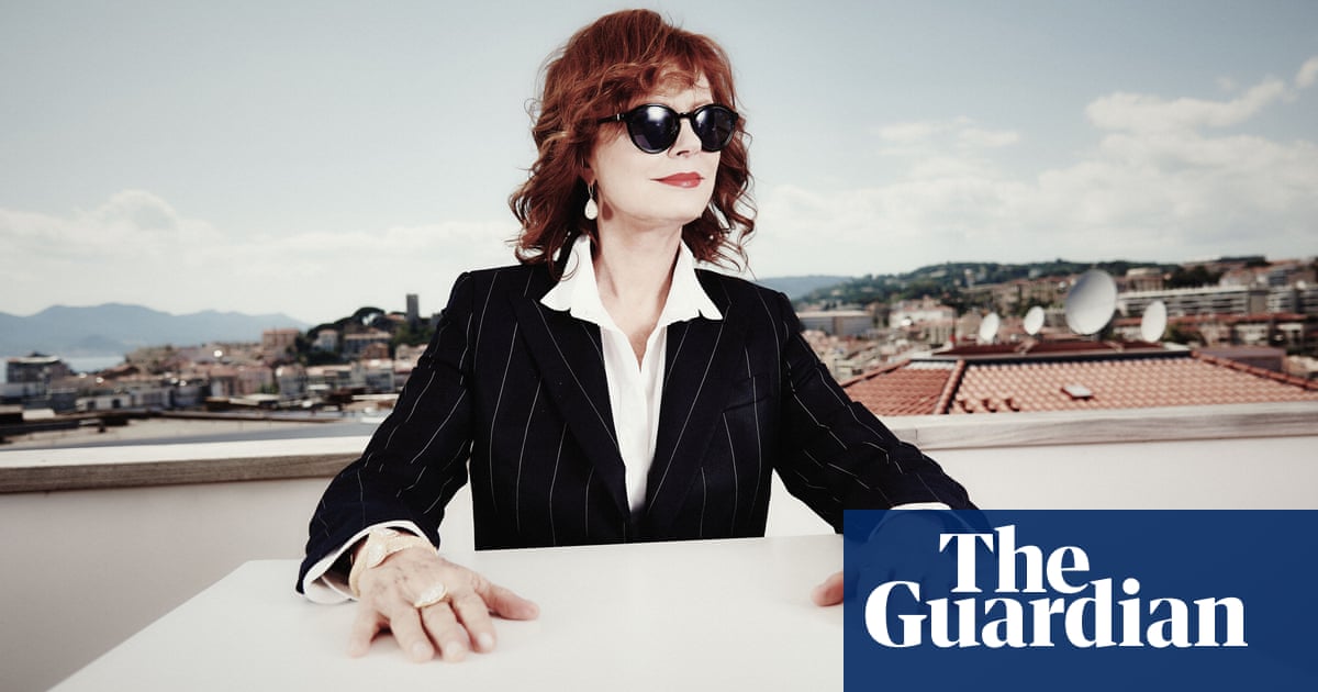 Susan Sarandon I Thought Hillary Was Very Dangerous If She D Won We D Be At War Film The Guardian
