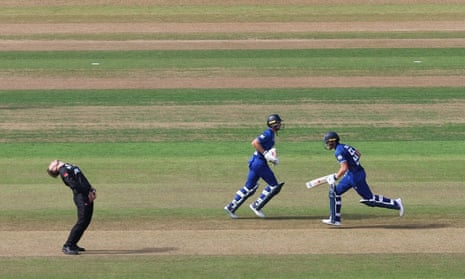 Lockie Ferguson looks to the heavens as Ben Stokes and Jos Buttler add more runs for England.
