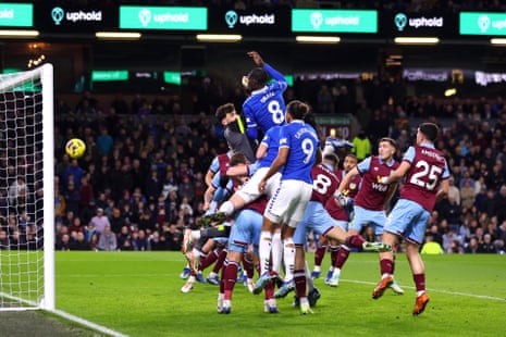Amadou Onana climbs highest to head Everton into the lead