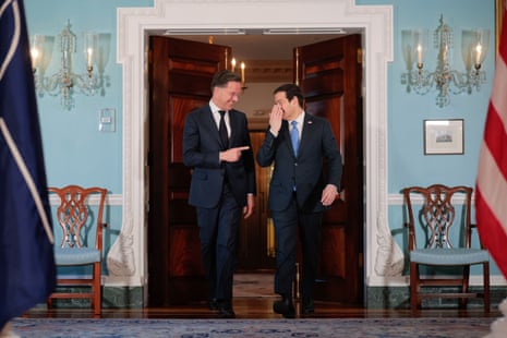 नाटो महासचिव मार्क रुटे ने बुधवार को अमेरिकी विदेश मंत्री मार्को रूबियो के साथ हंसी-मजाक किया।