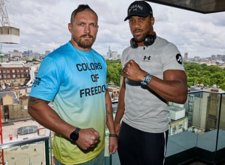 Oleksander Usyk and Anthony Joshua pose together after their press conference at the Four Seasons Hotel, Park Lane, London in June of this year. to announce their August 20th Rematch in Saudi Arabia for the IBF, WBA, WBO & IBO World Heavyweight Titles.
