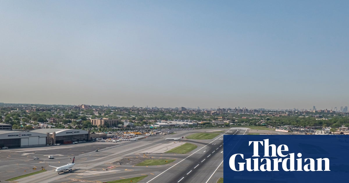 LaGuardia Runway Got Swallowed Up? Bet Dat Sh*t Was Foreseeable