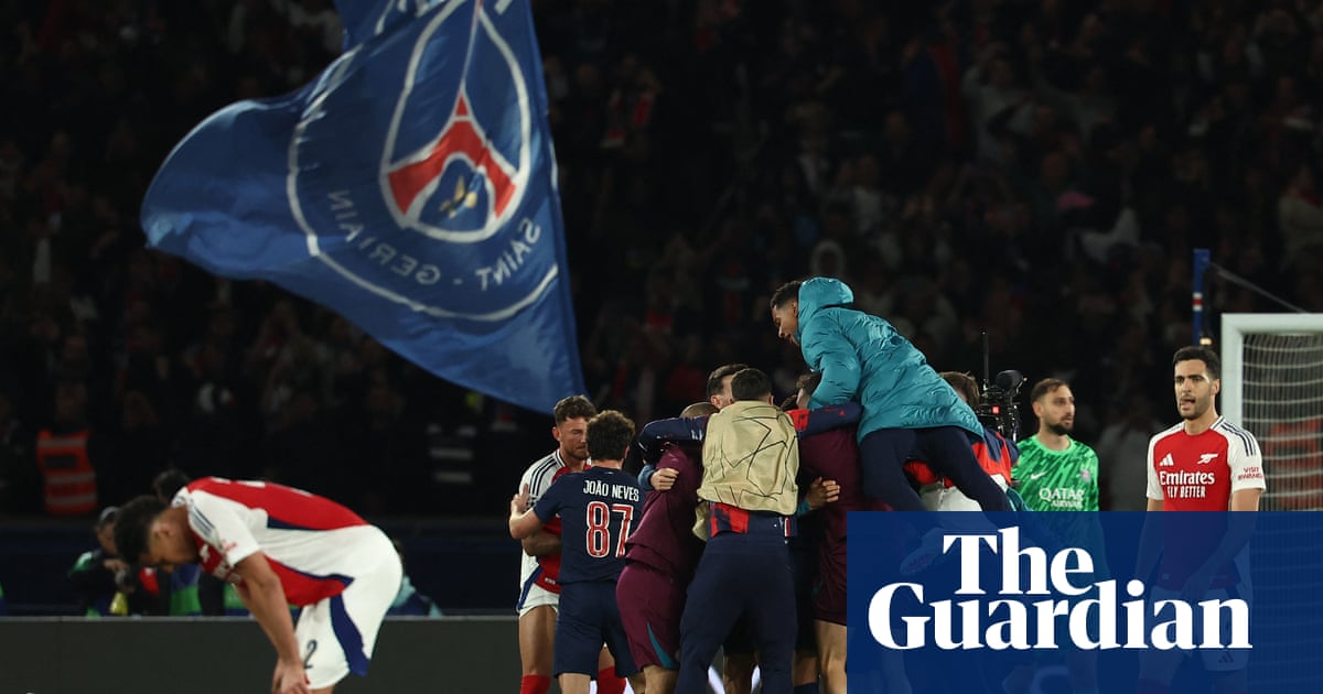 Arsenal down and out in Paris. What now? Football Weekly Extra - podcast