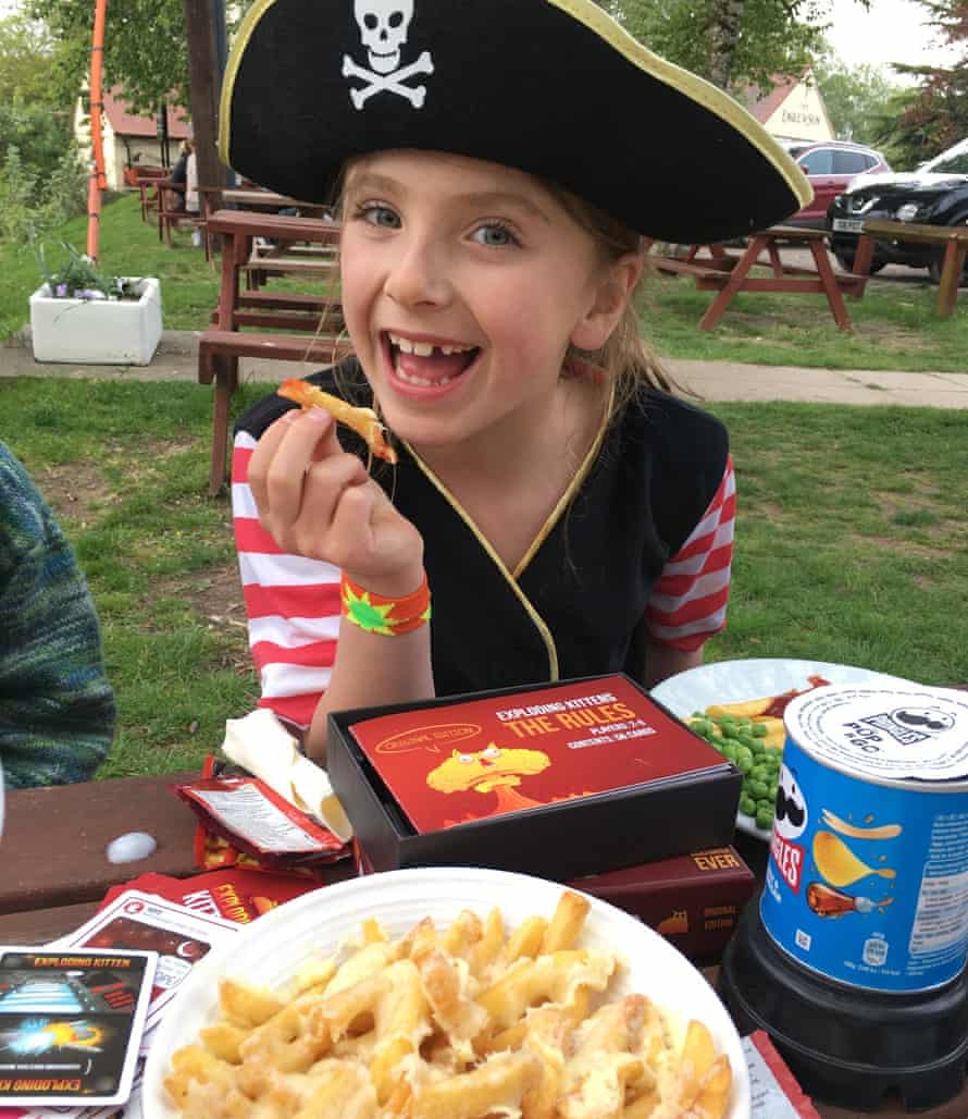 Cheese chips for pirate Heidi in the guest garden/