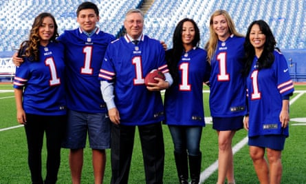 Jessica Pegula (far left) with her father Terry (third left), and (l-r) siblings Matthew, Kelly, Laura and Kim.