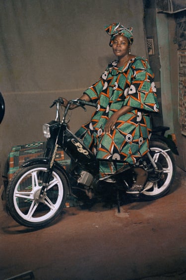 As a teenager, Sory photographed automobile accidents around Bobo-Dioulasso, which he would race to document on his motorcycle. Following the opening of his Volta studio in the 60’s he developed a reputation as a photographer of the Burkinabe club scene in the 1960s and 70s.