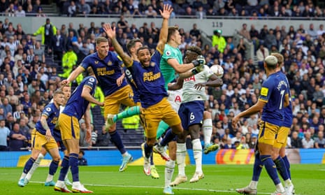 Davinson Sanchez of Tottenham Hotspur heads towards goal