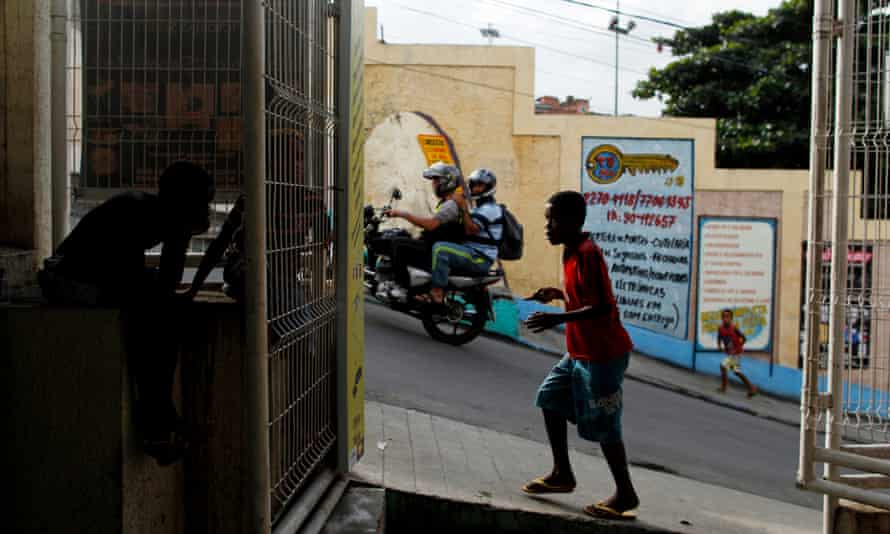 A Visao Das Favelas Para Nos O Legado E De Abandono Indiferenca E Corrupcao Daiene Mendes No Alemao The Guardian
