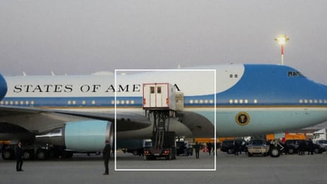 Η εξαπάτηση του Τραμπ στο Air Force One βρίσκεται αντιμέτωπη με τον έλεγχο των «δόλωμα» επιβατών