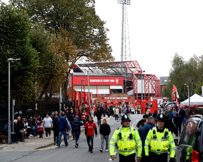 Burnley v Arsenal, Nottingham Forest v Manchester United, and more: football – live
