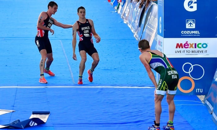 pic Alistair Brownlee Running Shoes triathlon star alistair brownlee helps