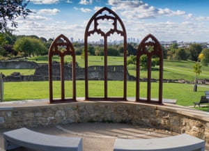 Lesnes Abbey Woods artwork, with a view of London