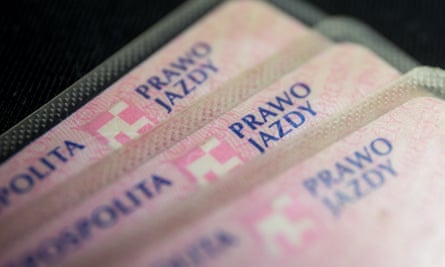 На цій фотоілюстрації видно польські водійські права