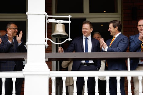 Former player Eoin Morgan rings the five minute bell before the match.