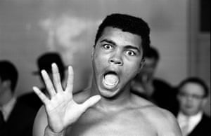 Heavyweight boxer Cassius Clay predict that he will win his fight with Henry Cooper in five rounds.