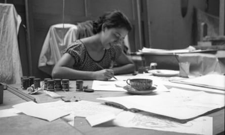 Luchita Hurtado at work in Mexico, 1945.