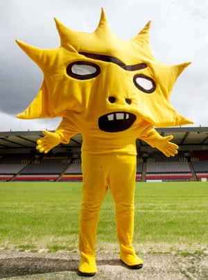 La mascota del monstruo amarillo abstracto de Partick Thistle diseñada por el artista David Shrigley.