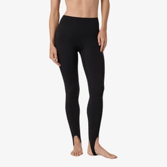 Vuori Stirrup leggings in black.