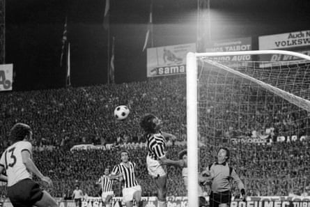 Arsenal sub Paul Vaessen heads home a late winner to give the visitors a famous victory in Turin.