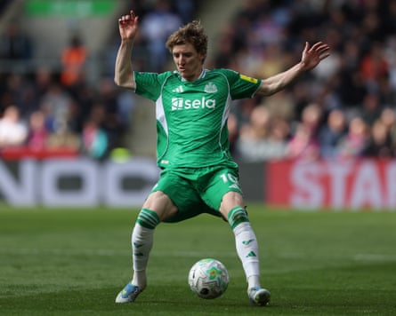Newcastle’s Anthony Gordon controls the ball