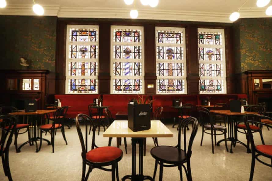 When is a window not a window? Bewley’s Cafe claims stained glass are moveable artworks in court | Ireland 1 Irish artist Harry Clarke completed the windows at Bewley’s Café in 1927.
