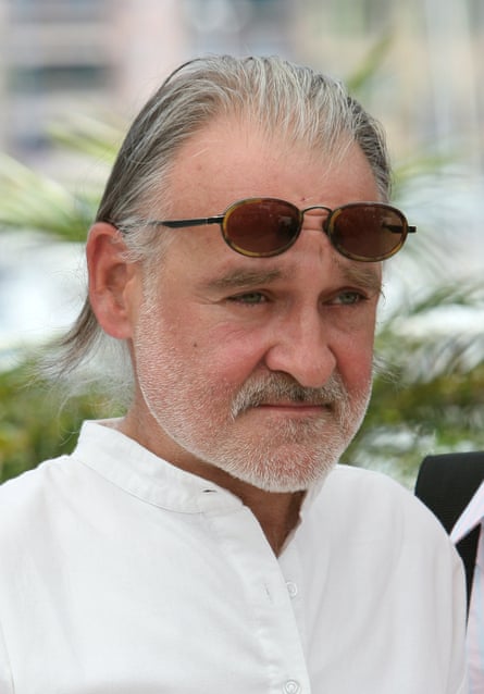 Béla Tarr at the Cannes film festival in 2007 at a photocall for The Man From London.