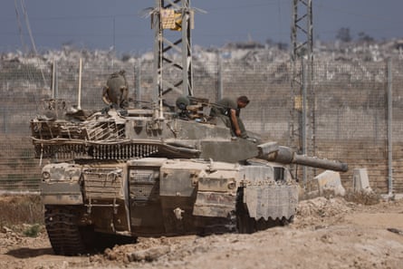 An Israeli tank on the Israel-Gaza border on 27 May 2025.