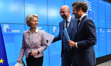 Ursula von der Leyen, the president of the European Council, Charles Michel (C), and Emmanuel Macron