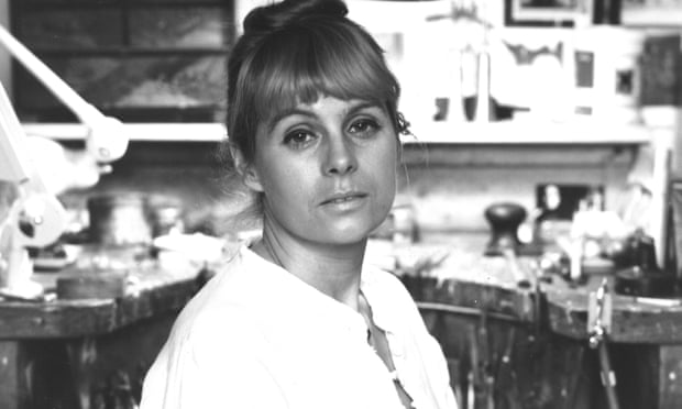 Wendy Ramshaw at work in her studio in 1982.